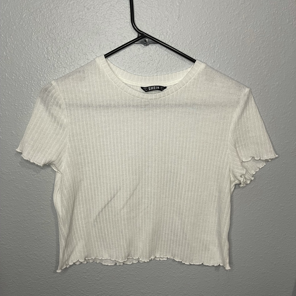 white crop top!